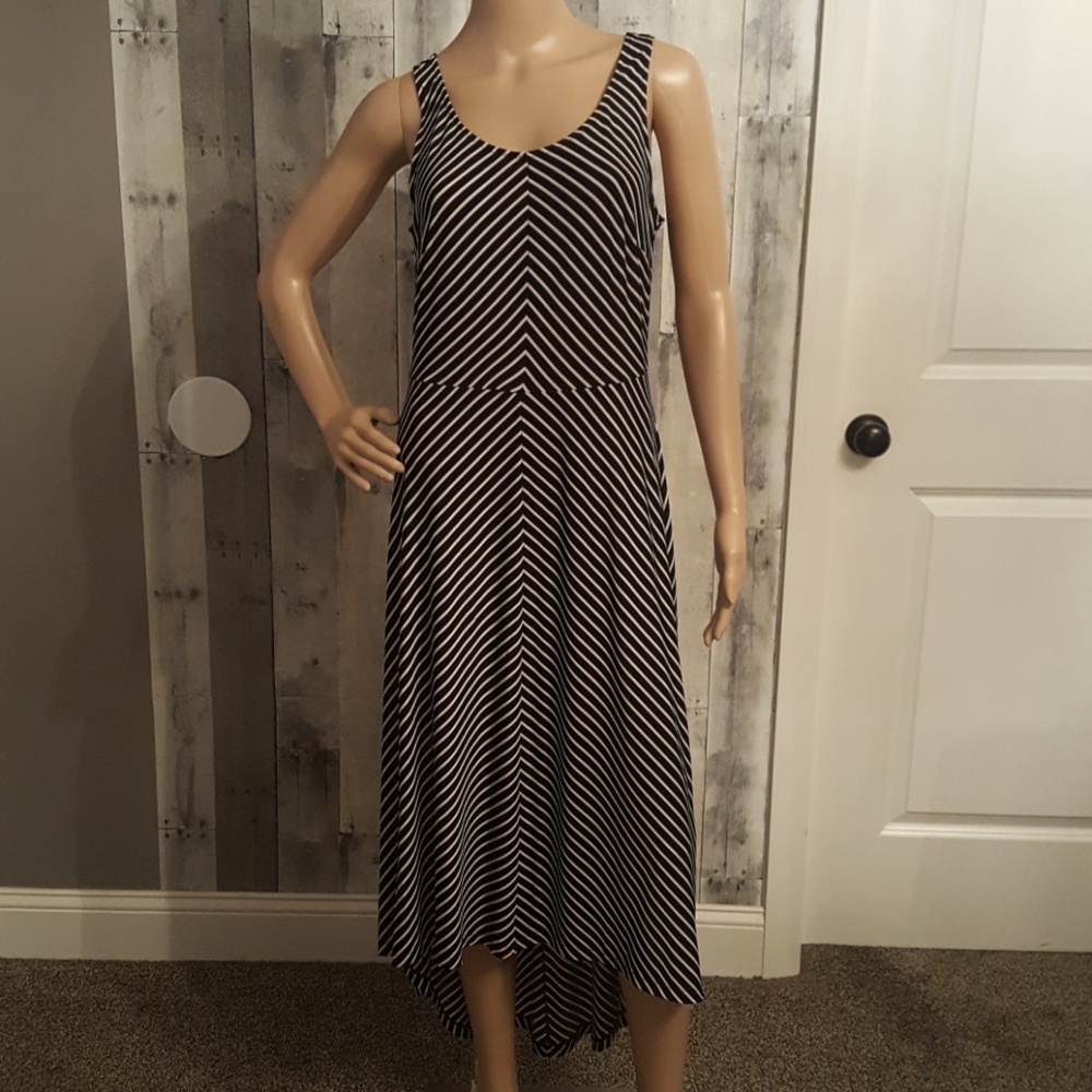 Black and white stripe polyester and spandex
